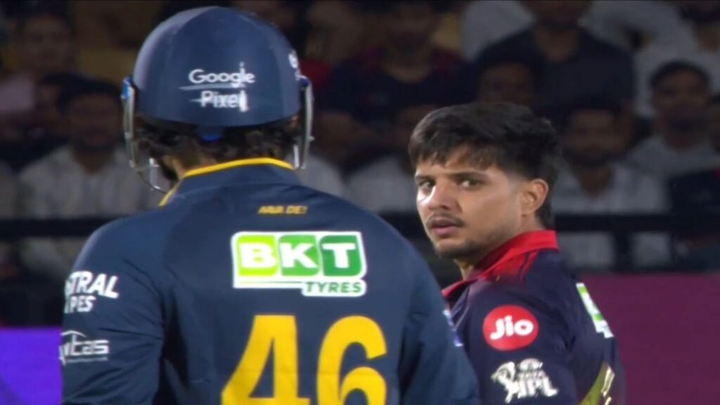 Rasikh Salam-Rahul Tewatia In Death Stare Competition, RCB Players Gather – IPL 2026: Rasikh Salam and Rahul Tewatia in Tense Staredown During RCB vs GT Qualifier