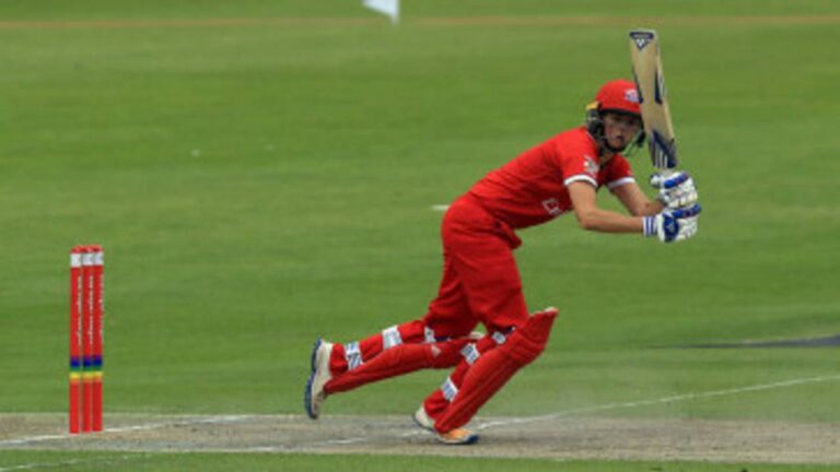 Surrey Triumphs Over Lancashire: Bryony Smith Leads Vitality Blast Charge