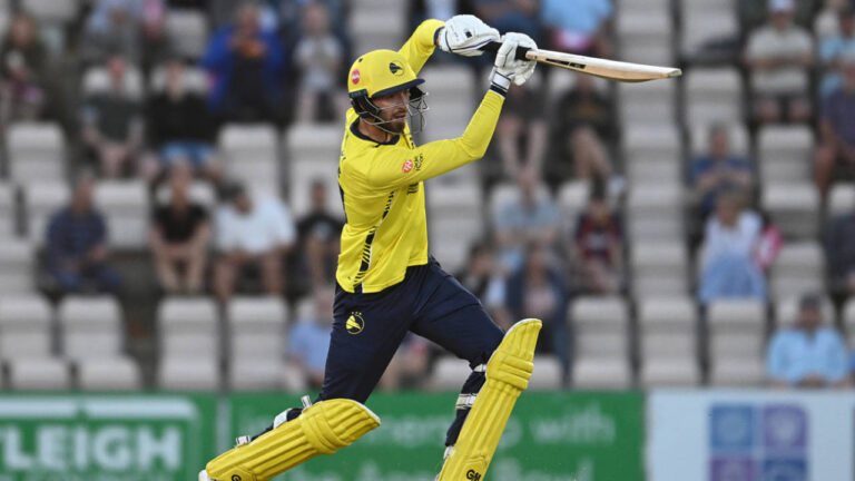 Wood, Vince lead the way as Hampshire overwhelm Middlesex in T20 clash