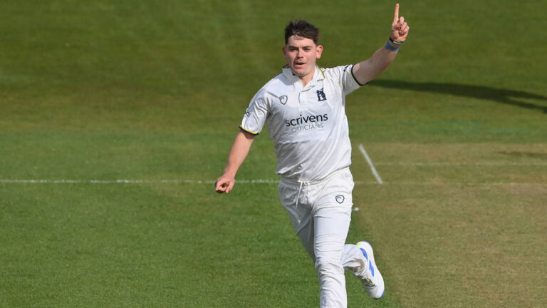 Warwickshire on Verge of Stunning Victory Over Yorkshire