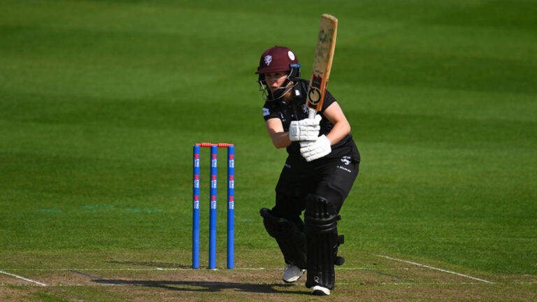 Learoyd, Luff make light work of depleted Warwickshire in Vitality Blast