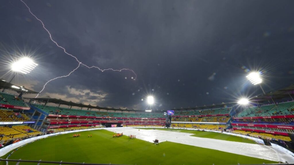Hardik Pandya Returns as MI Bowl Against RR in Rain-Hit 11-Over Clash