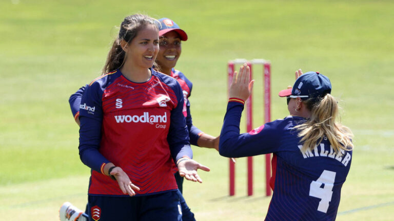 Macleod and Griffith Power Essex to Vitality Blast Victory Over Warwickshire