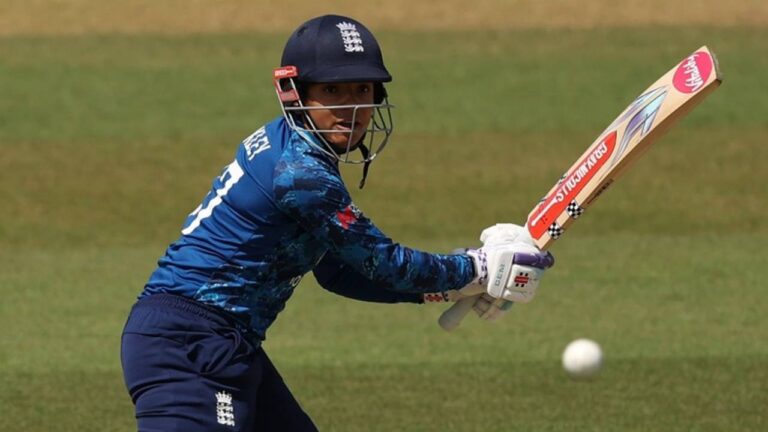 Scotland bowl, England pick Dunkely to replace injured Sciver-Brunt