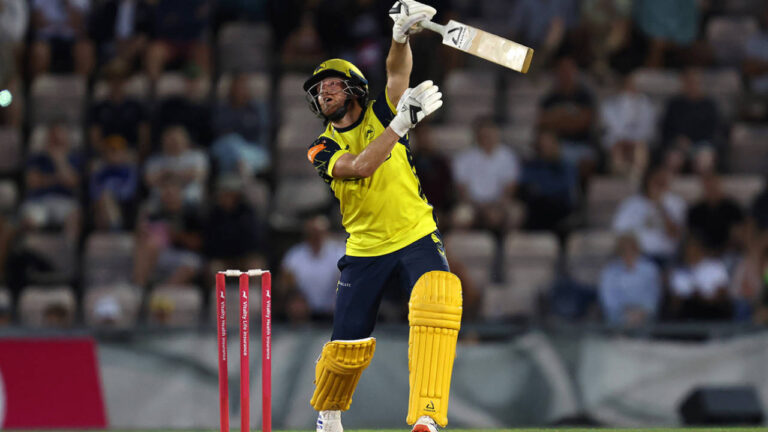 Allround Dawson downs Sussex to keep Hampshire on a roll